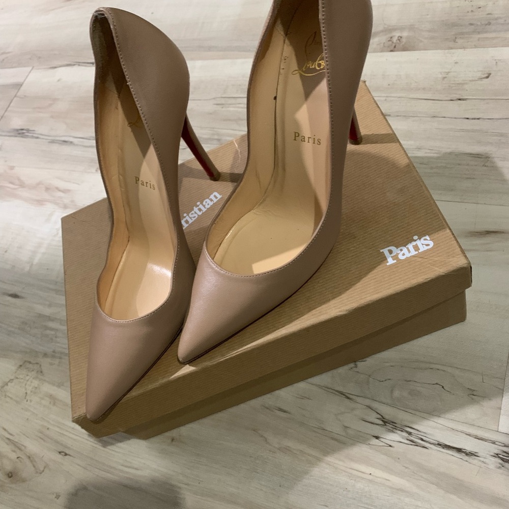 Parisian Works Women's Tan Heels